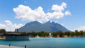 nuevo_leon_turismo_cerro_de_la_silla_paseo_santa_lucia_cortesia.jpg_554688468
