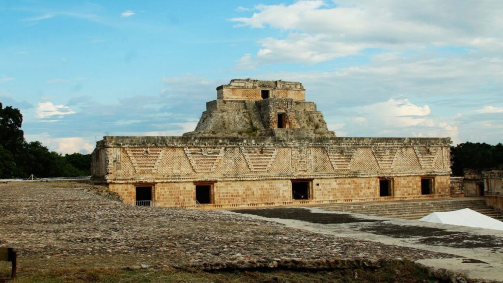 uxmal-025900