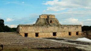 uxmal-025900