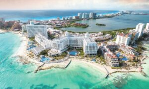 cancun_shutterstock_2114994596_x1x.jpg_185051853