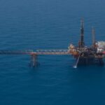 Petróleo acumula ganancias superiores al 45% desde inicio de las tensiones en Medio Oriente