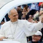 Retoma León XIV sus audiencias y recorre la Plaza de San Pedro en el Papamóvil